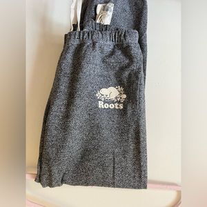 ROOTS sweatpants!!!! cozy and in excellent condition